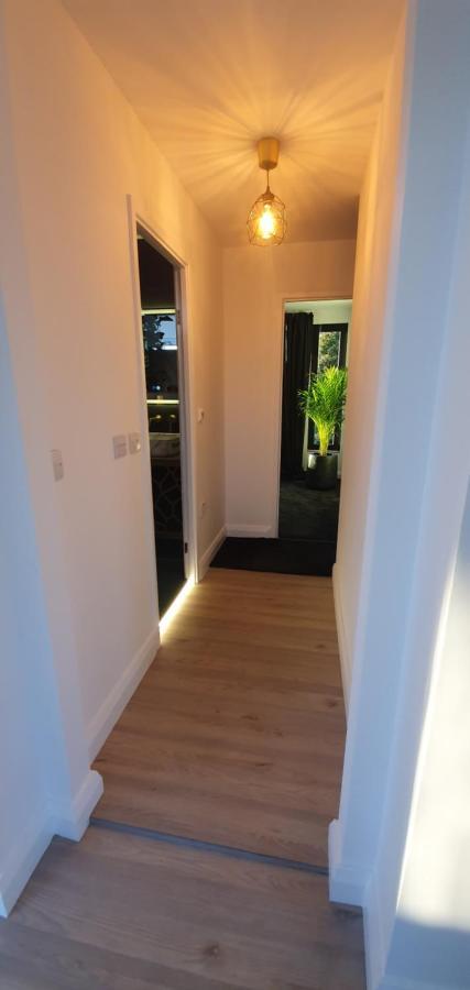 Contemporary Dublin Suite With Hot Tub Lispapple Cross Roads ภายนอก รูปภาพ